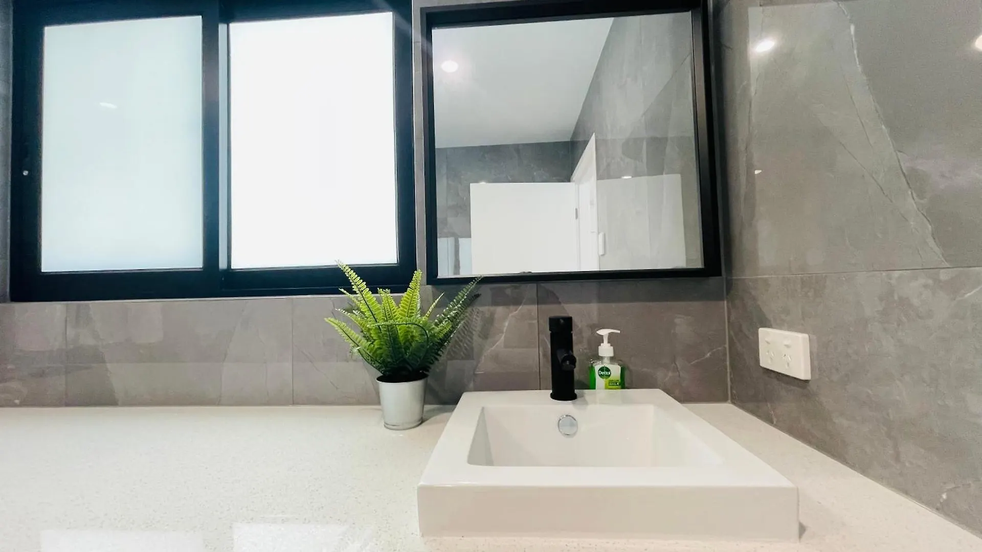 Hotel 262Atroughton Brisbane Australia